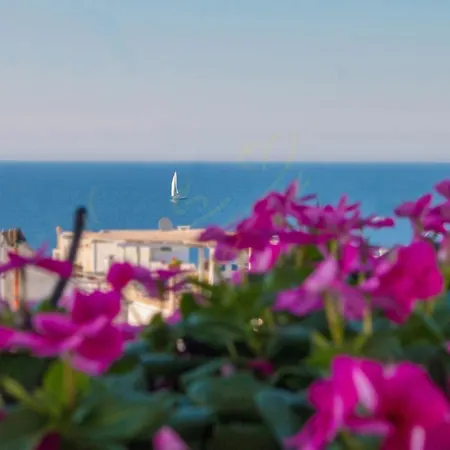 Td Casa Reina In The Historic Center With Terrace Polignano a Mare